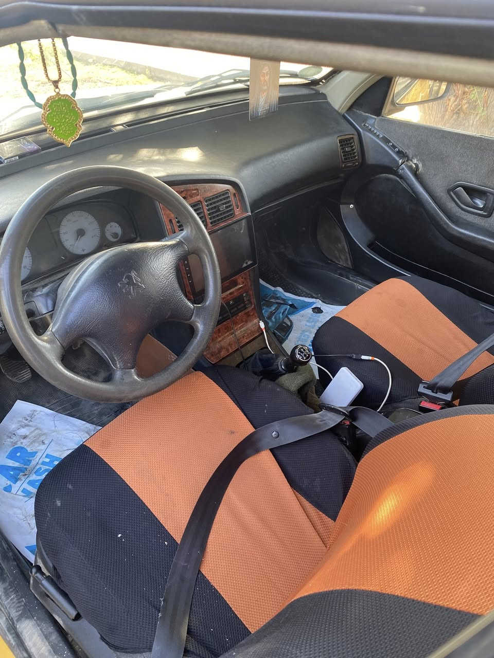 السلام عليكم بيجو بارص 15بيه جاملغ امامي وبنيد مصبوغ  السياره مكينته تفلشت ريرادله مكينه 
40وبيه مجال 
***********
مكاني بغداد الجديده
