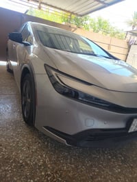 تويوتا بريوس كلين هايبرد بدون اريباك رصعات سونار موجود ماشية ٨ميل السع...