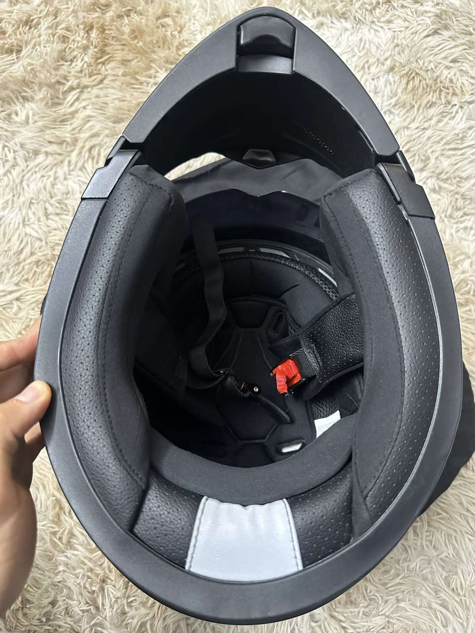 سلام عليكم خوذه تايوان اصلي فج قلاب دبل جامه بطانه اصليه جديده ممستعمله سعرها 50 مكان بغداد ***********

