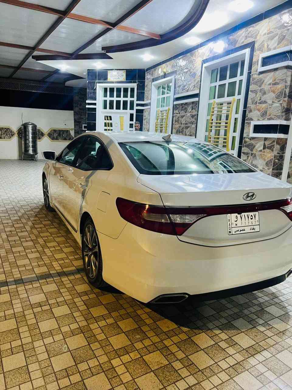 سياره ازيرا  جي دي اي2017 وارد امريكي محرك 6v ماشية 90 الف حقيقي رقم بغداد فول موصفات عدى الفتحه تاير 19 تخم تاير اليوم شديته بيها بنيد بلادي بدون حادث والهلال الخلفي سياره خير من الله السعر 120 وبي مجال 
*********** اخوكم الشاعر بشار الشجيري
