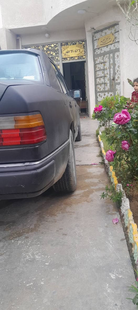 السلام عليك سيارة مرسيدس 91 ومراوس ام ابيع سعر 32 وبيها مجال عنوان ديالى قضاء المقداديه  ***********
