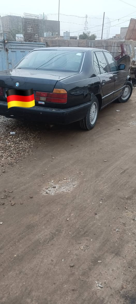 سلام عليكم بيئم 735 كير اتو سيارة حلوة وكاعدة احلة من الصور كير ومحرك علفحص تبريد شغال بس نقصة غاز كهربائيات كلها شغالة رقم انبار نكليزي جديد وهزة جديدة السنوية لل 29 السعر 33 وبيها مجال بسيط لتواصل علخاص او عرقم ***********
