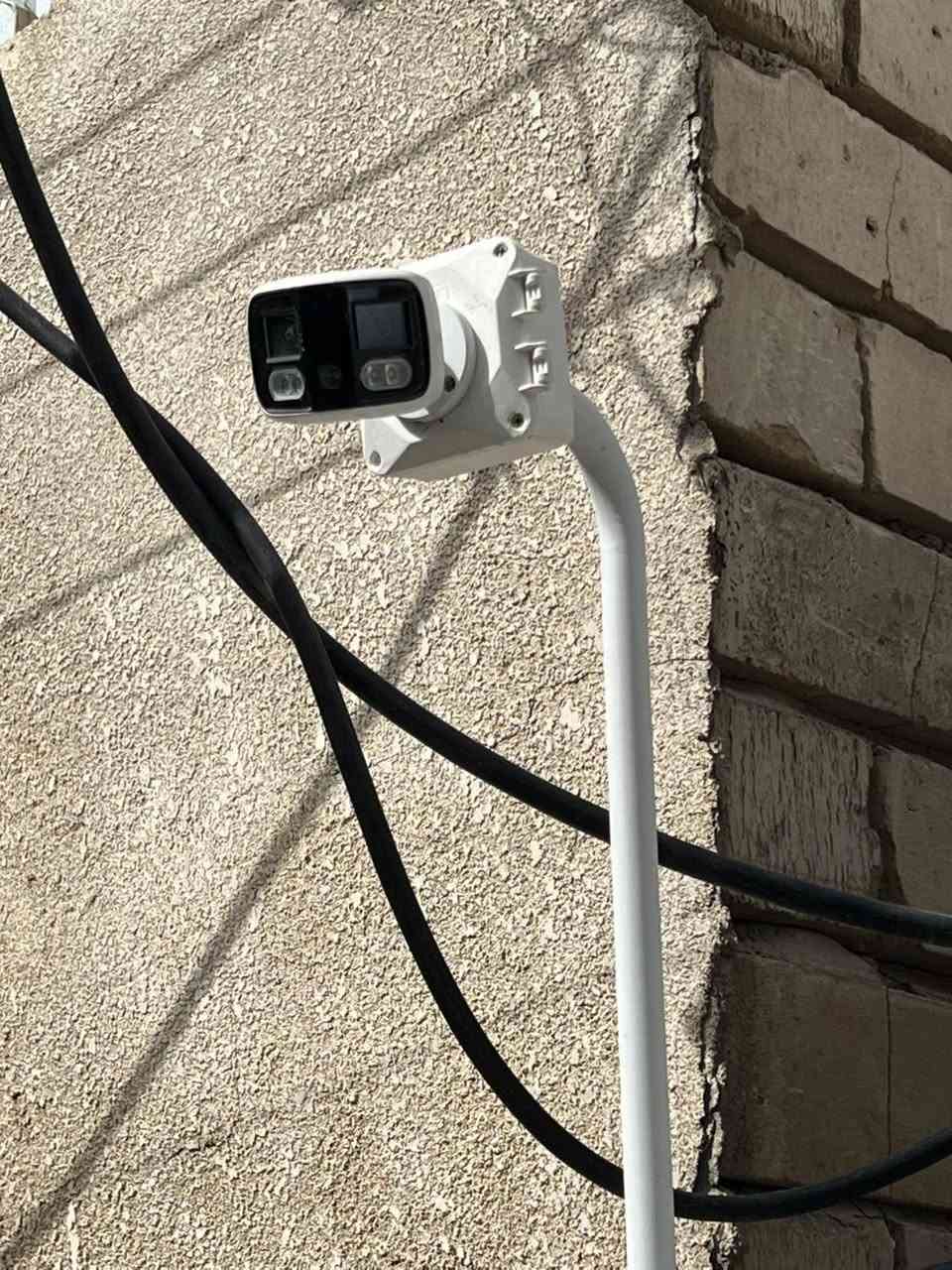 اسبق عصرك وكن في الطليعة 
سلام عليكم 
تم تأمين منزل احد زبائننا ب ٨ كاميرات ip من شركة دهوا 
دقة ٨ ميكا 4k
صوت وصوره 
ليلي الوان 
كل كاميرا ٢ عدسة
نظام انذار 
ضمان سنه استبدال 
# العنوان #
كربلاء/ طويريج/ شارع البلدية/مجاور المستوصف الطبي 
# هاتف #
***********
***********
جملة- مفرد 
اسعار خاصة للمنصبين 
رؤيا الهندية 
وكيل معتمد
