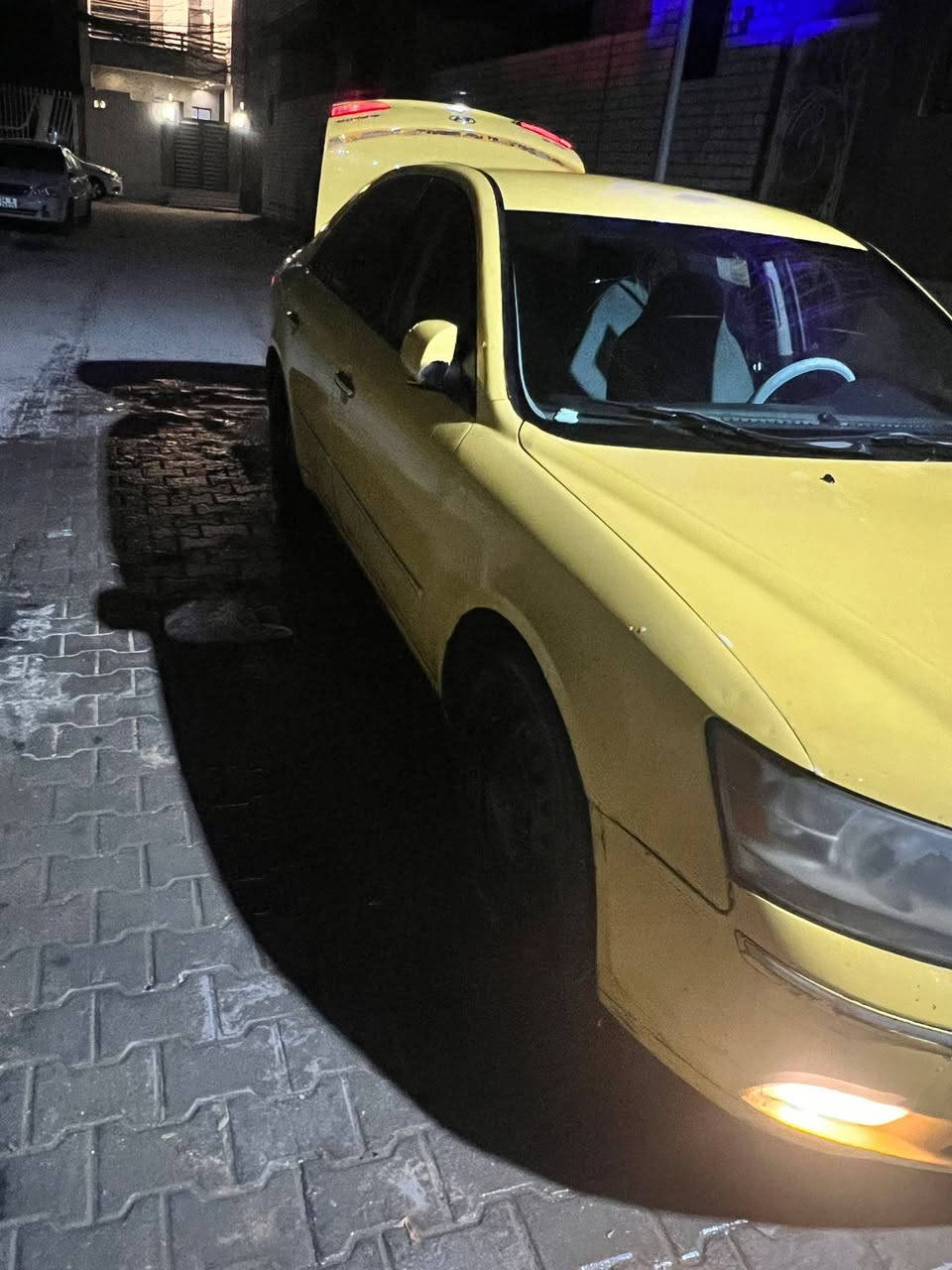 السلام عليكم سوناتا موديل 2010 وارد أمريكية 
ضرره فخذه فقط الباقي مكفول لا بيه اخياس ولا ضربه 
مكينه 2400 بيه خيط بخار كلش ضعيف.. كير 5 جديد منضومه تبريد جديدة تدفئه شغال حداديه جديدة تخم تاير جوه جديد السيارة ماعايزه برغي بس مستحقه فقط صبغ 
بسمي مداور ثاني يوم  السيارة مصفره هيئه ومرور خطه نجف كربله السيارة عارضه ب 83 وبيه مجال عنواني نجف 
*********** 
***********
متواجد ع النت وتساب
