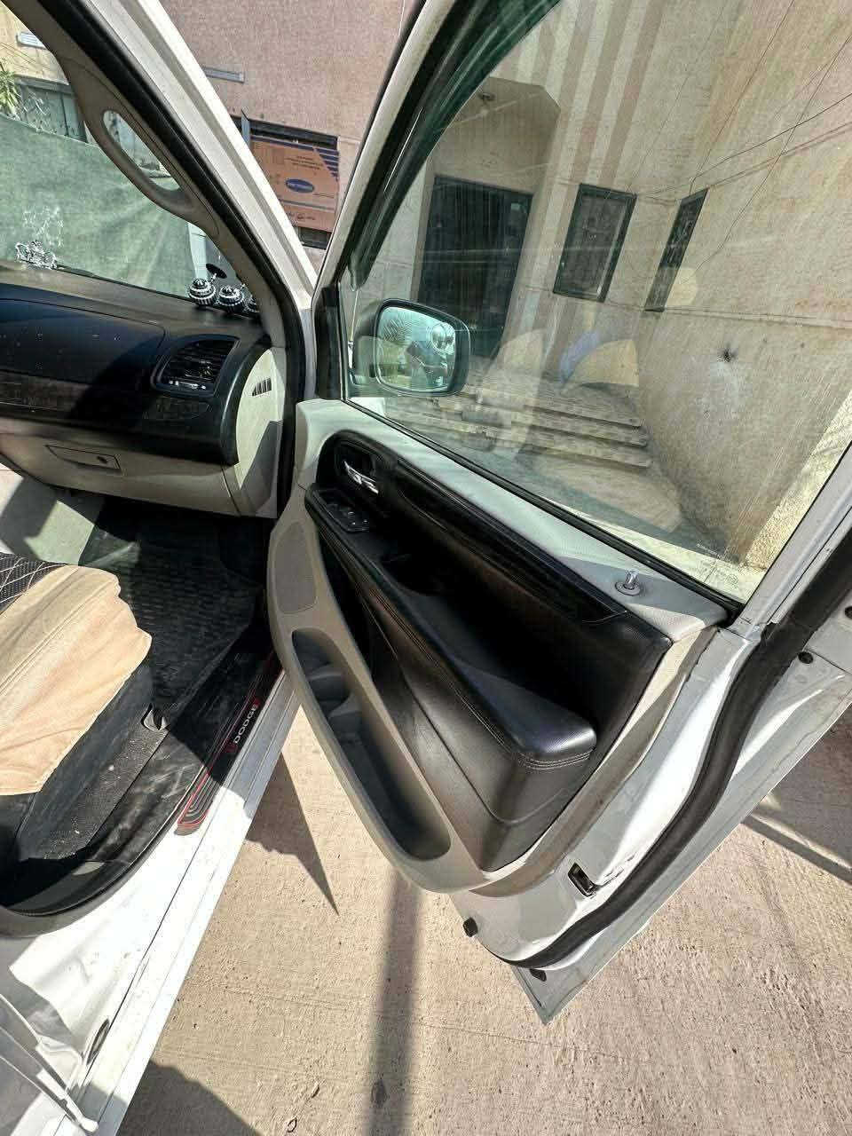 السلام عليكم كرفان موديل 12 مكفوله كفاله عامه حداديه جديده تبريد 3قطع جام سياحي تخم تاير السياره كلين كفاله من الظربه والصبغ الاتصال *********** للسعر 128 وبيها مجال رقمهه شمالي شرط التحويل العنوان كركوك
