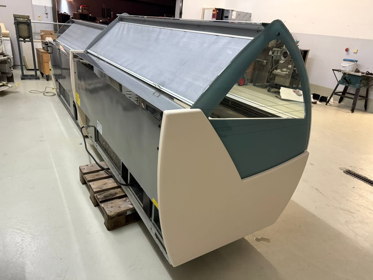 #معرض #الايطالي

عارضه أوريون أيطاليا 🇮🇹

16 بلانك كبير 220 سم 

عدد 2 نفس الشكل 

مستخدم قليل خارج العراق 

نضيفه جدآ 

دبل كمبريسر 

سنكل فيز 

تبريد هوئ

بلاديه 

كلش نضيفه

✨

السعر والتفاصيل مراسله الصفحة 

اؤ الأتصال هـ.  *********** 

العنوآن بصره 

#سيدحسين
