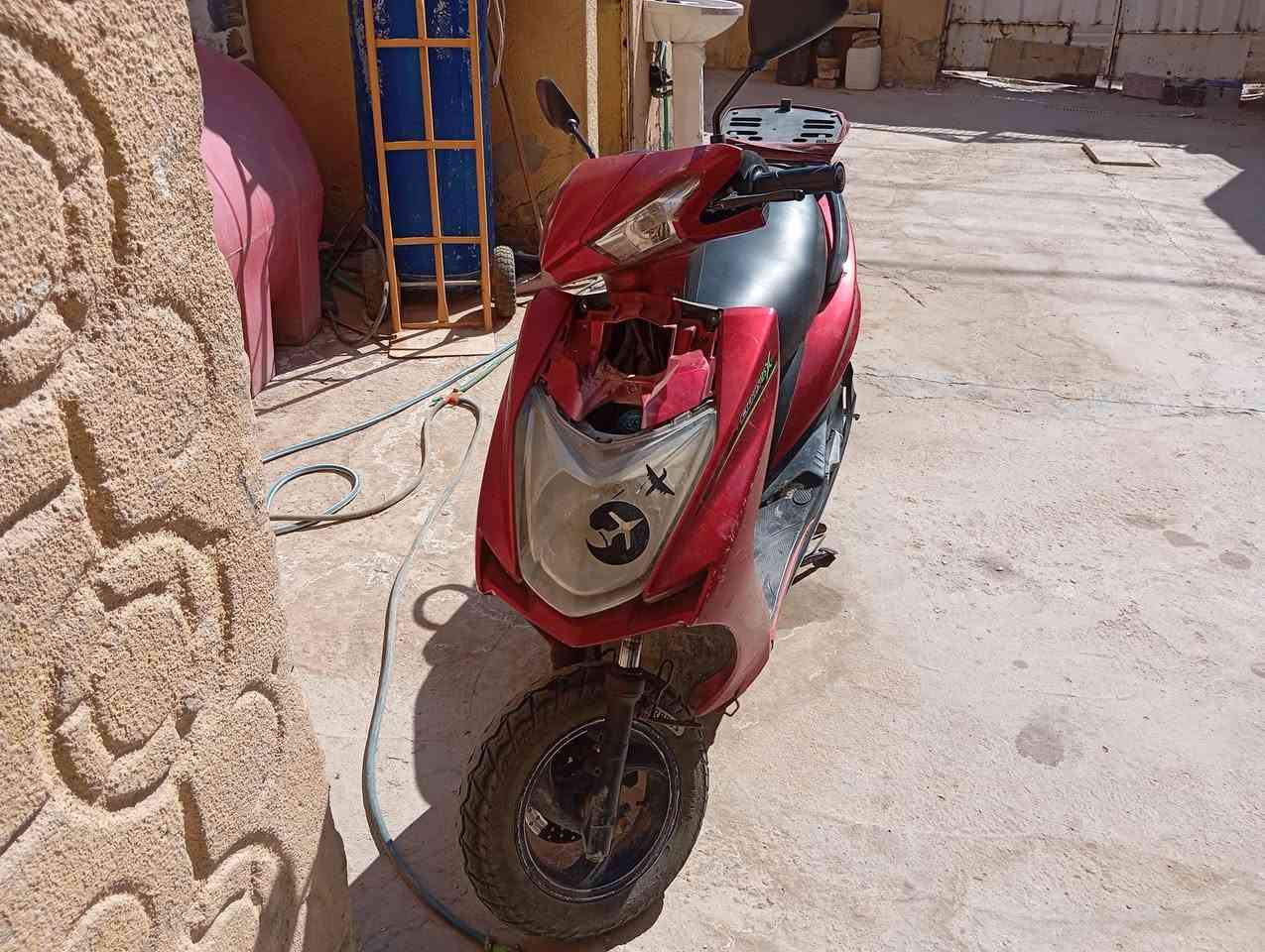 دراجه سكنس صيني للبيع شغاله فقط يحتاجلها باتري للسلف السعر 175 مكاني كربلاء قرب مركز الغدير الاتصال على الرقم ***********
