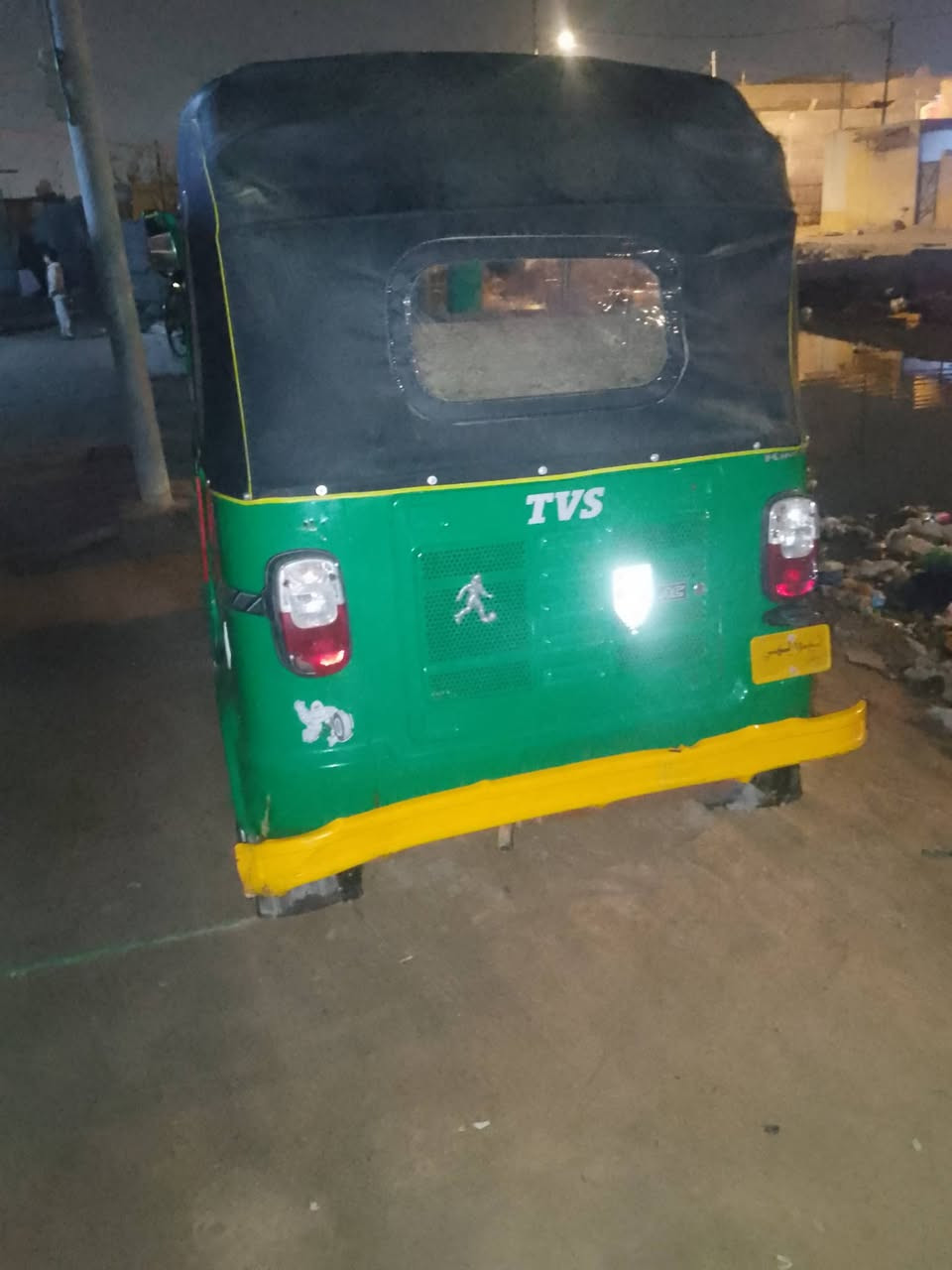 سلام عليكم اخوان تكتك لبيع  رقم وسنويه تيفي إس لمديل 21تكتك كفاله من دعمه فقط تكتك تجفيت شركه سعر 7ملاين وبيه مجال ***********
