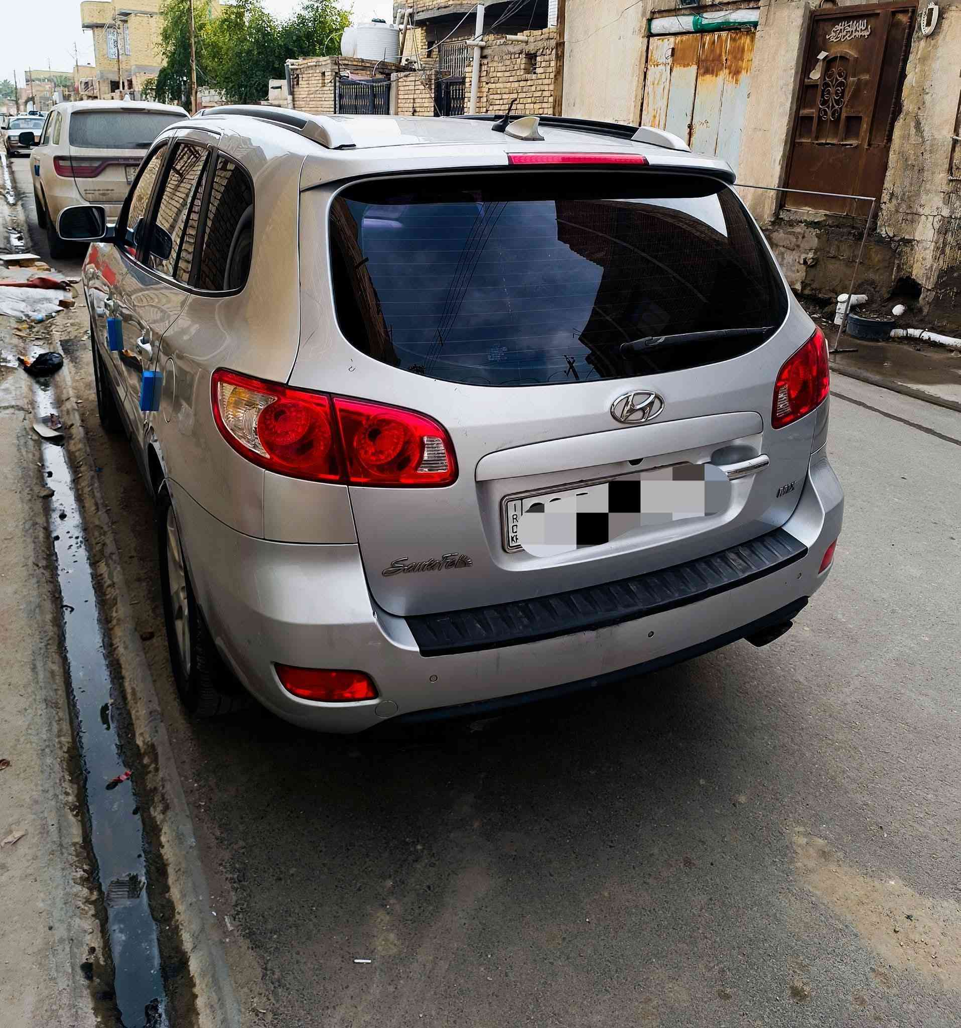 السلام عليكم سنتافي دخول جديد كاز كاز     سياره 2010 جاهزه للخير متوم ارقام وسنويه  عله الشاصي (كصه جنطه)شغل فول  السياره احلئ من الصور بهواي فول فتحه داخل جلد
السعر 45 ناصريه
***********
