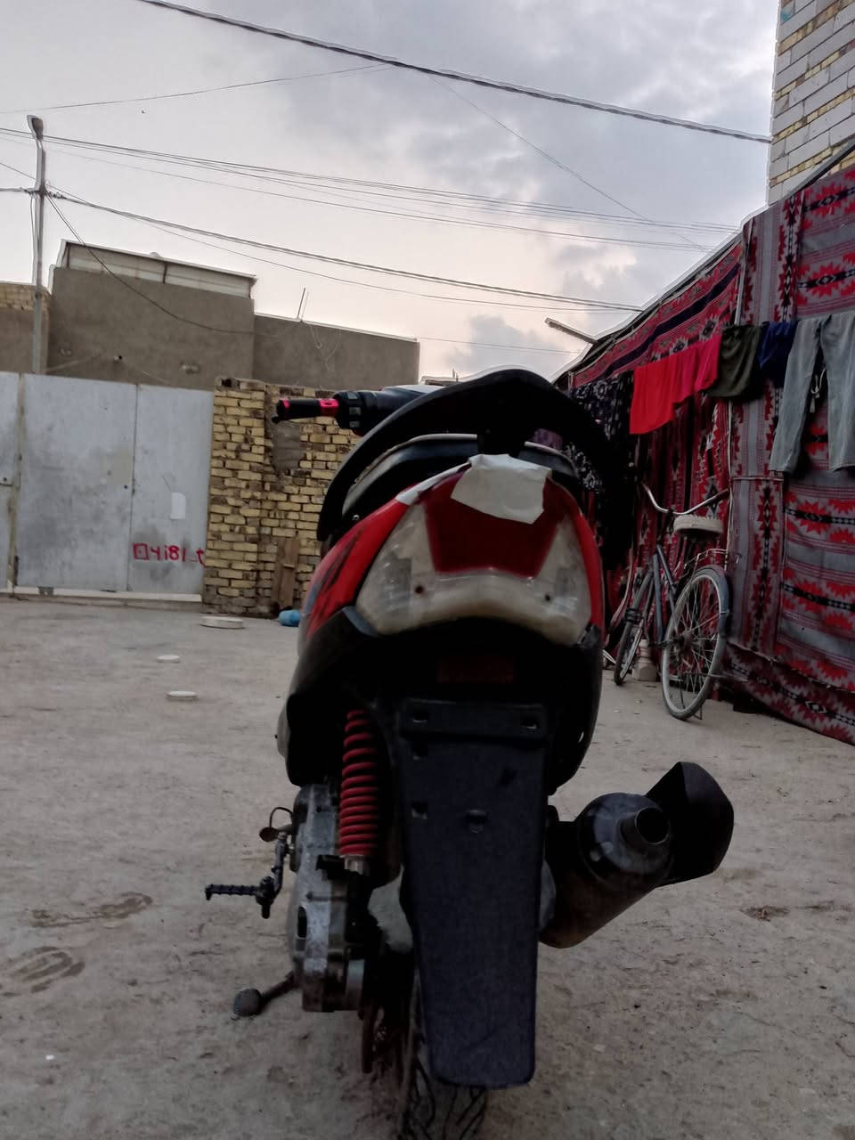 سلام عليكم دراجه ماكس عدله كلشه مابيه بس عوزه كلج امامي شلعه معدل كله شغاله سعره400 قفل تصال بي واساب ***********
