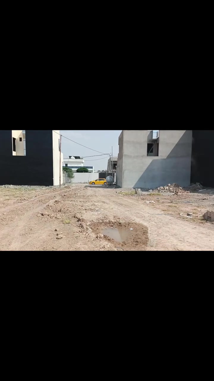 قطعه 100 متر للبيع واجهه 5 نزال 20 خدمات ماي كهرباء واصل تبليط قريب عليه حي بدر فرع مول حسين قبل ملعب خماسي اكثر تفاصيل ***********
