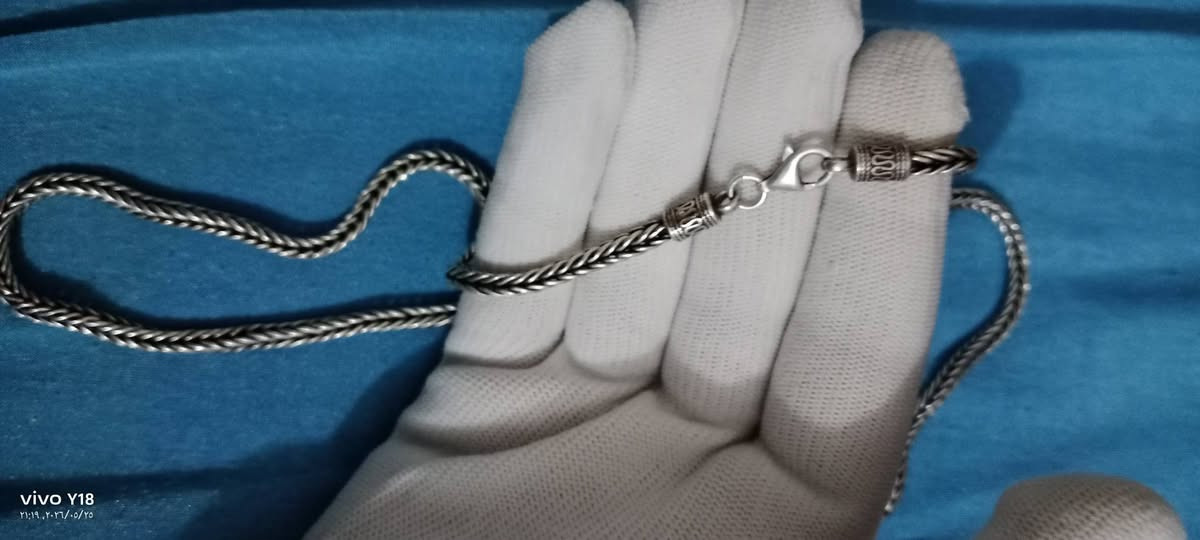 توفر زنيجل موديل ظفيره كلش حلو وزنه 46 اغرام 
سعره 180 الف الي يريده يراسلني خاص توصيل متوفر


**إذا كنت صاحب هذا الإعلان وتريد حذفه لأي سبب، رجاءا أرسل رسالة إلى الدعم الفني**