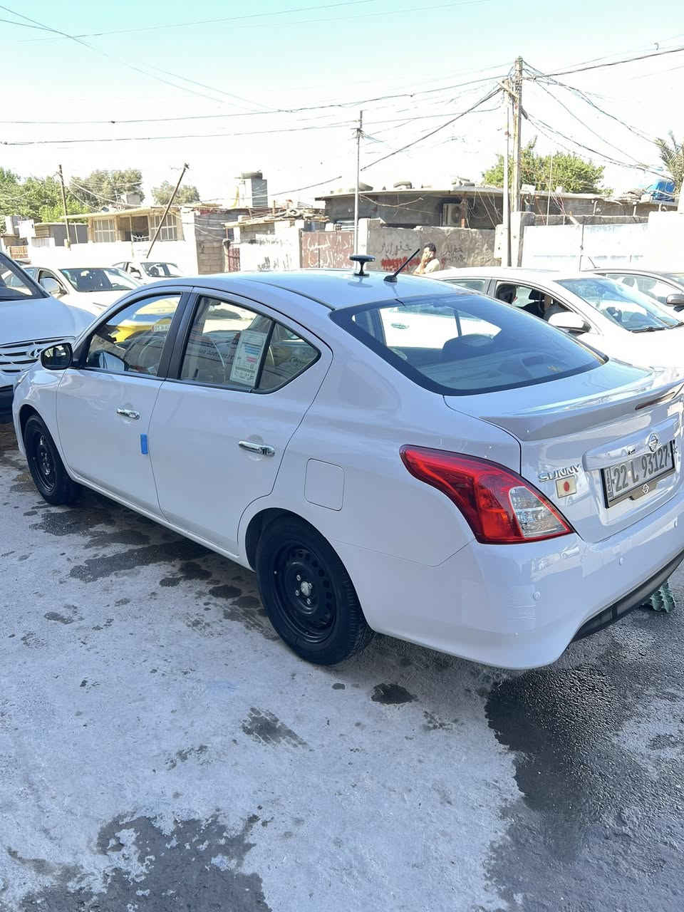 نيسان صني مصري. للبيع 2025 سياره كفاله عامه من الضربه والصبغ والسياره مدوشمه بالكامل *********** السعر 125 مكاني الدوره
