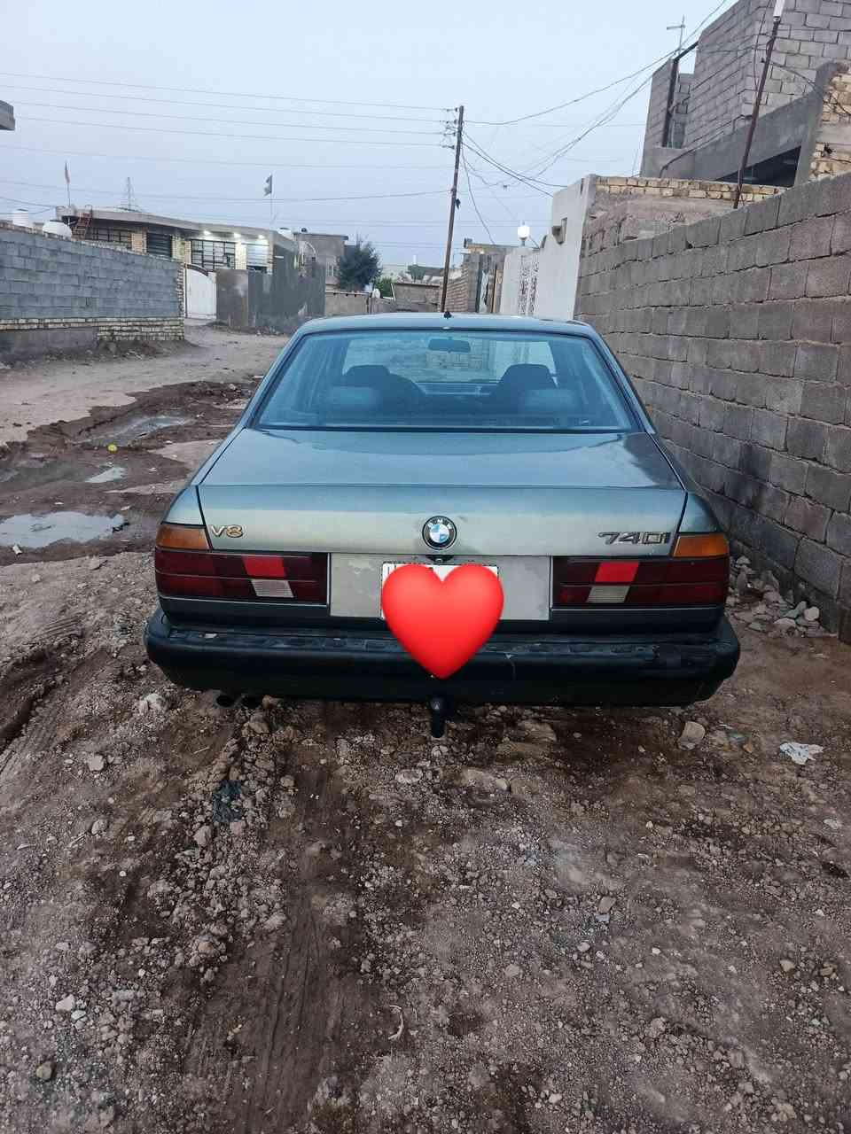 سلام عليكم بي إم مديل 1990 حجم 735 مصبوغة  جماليه عامه كير ومكينه كفاله حداديه نص عمر كهربايات كله شغاله رقم بغداد سنويه 2028 تنتهي ومكينه مفتوح 6 سلندر السعر 40 وبيه مجال ***********
