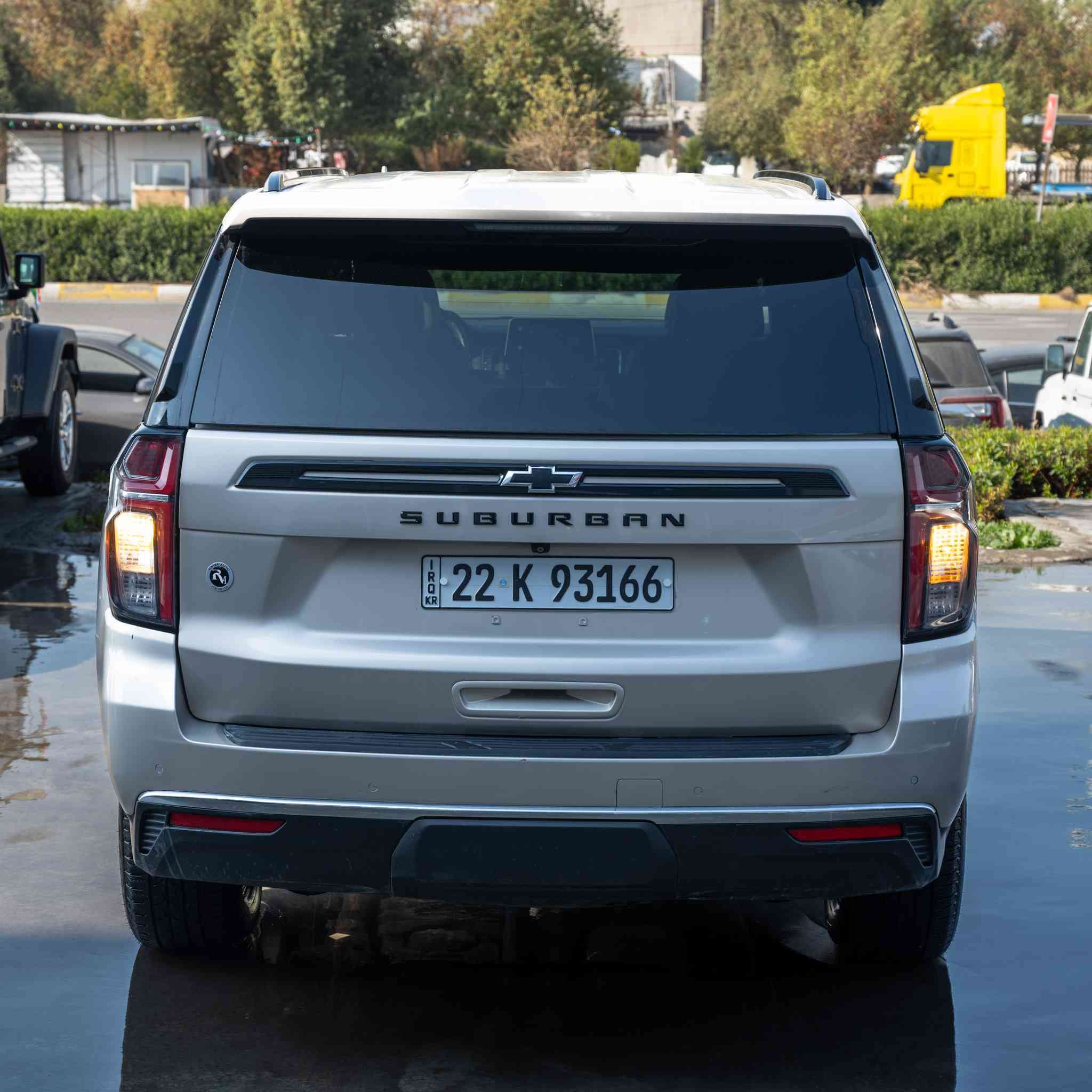 للبيع فقط بسعر 36,000$ !
 Chevrolet suburban Z71 2022

وارد أمريكي بدون دواخل بجم كبس
 رقم الشاصي مُرفق 
1GNSKDKD6NR121717

فول مواصفات Z71 
🔹محرك 8 سلندر 5.3L 
◼️ كير 10 نمر 
◼️ دفع رباعي 4wd
◼️كشنات جلد تدفئة 
◼️شاحن لاسلكي 
◼️ بانوراما 

🛡️أنظمة السلامة و مساعدة السائق
♦️نظام تحذير من الإصطدام الأمامي 
♦️نظام فرامل تلقائية في حالات الطوارئ
♦️نقطة عمياء
♦️نظام تحذير من مغادرة المسار
♦️نظام تحكم في نزول المنحدرات 

ماشية 60 ألف 

السعر 36,000$

مرقم أربيل 
مكان السيارة بغداد مجمع بدور السكني 

للإستفسار 
*********** إتصال أو واتساب
