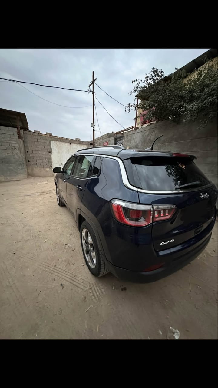 سلام عليكم جيب كومباس موديل2019 
فور ويل 4x4
الون حبري مع قمارة سودة بلاك توب
فول مواصفات ماعدى البنراما 
مميزات السيارة 
كار بلاي مع شاشة كبيرة 
كشنات جلد مع تدفئة تبريد
 كامرة دوارة 
ادامة كاملة 
سستم صوت past
بصمة ابواب مع ترحيب 
تشغيل عن بعد 
تعتيم 
سايد بريك بصمة 
وضعيات القيادة 
مثبت سرعة 
رقم بصرة انكليزي جديد 
سنوية 2027 مشروع وطني تحول ثاني يوم
طخم تاير جديد
محرك 2400 مكفول 
كير 9 نمر مكفول 
تدفئة تبريد كفالة 
مكفولة من الصبغ
داخلة في حالة ممتازة
عدد المسارات 85 الف ميل 
السعر 120 وبيها مجال
العنوان البصرة 

0️⃣7️⃣7️⃣2️⃣2️⃣5️⃣0️⃣7️⃣5️⃣0️⃣1️⃣

0️⃣7️⃣8️⃣6️⃣0️⃣6️⃣8️⃣3️⃣3️⃣9️⃣7️⃣

***********
متوفر واتساب 
حادث السيارة دعامية امامية ماواصل  الجاملغات ولا البنيد 
بيها بارد بالباب الراكب وبارد بالجاملغ الخلفي البصرة, العراق
