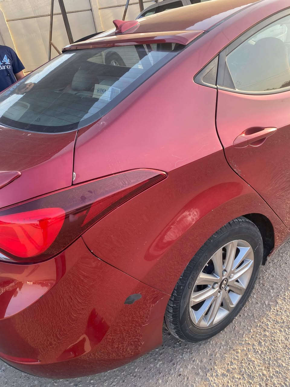 السلام عليكم.. النترا ٢٠١٦ وارد امريكي ضررها جاملغ خلفي فقط محرك ١٨٠٠ دوش مكفول ماشيه ٩٣ حقيقي رقم بغداد بأسمي السعر ١٢٢ بيها مجال بسيط مكانها بغداد الدورة.. هاتف ***********
