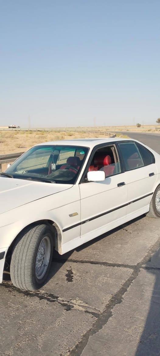 سلام عليكم سياره البيع نوع بيم موديل 91 سياره جاهزه من كل شي سياره خير من الله السعر 65 ورقه وبيه ترهم مراوس  مجال العنوان كربلاء الحر الجمالية رقم ***********
