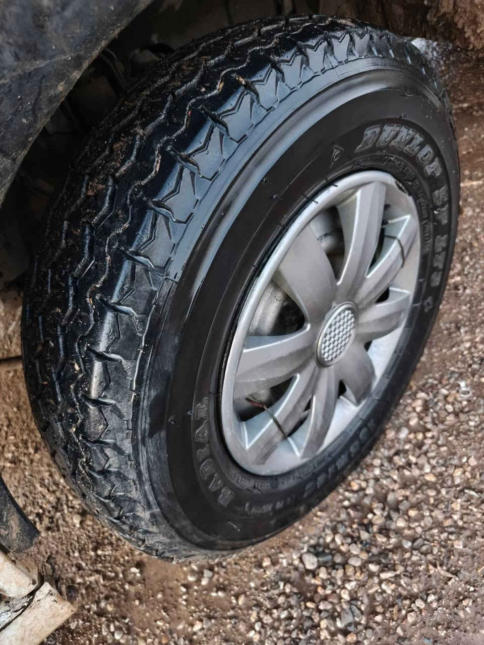 كيا سامسونگ نينوى موديل 2000
 رقم جديد مسطره سنويه لل2028 شهر 10 كلشي بيها بشرط گير ومحرك وشاصي السعر على الاتصال او واتساب ***********
