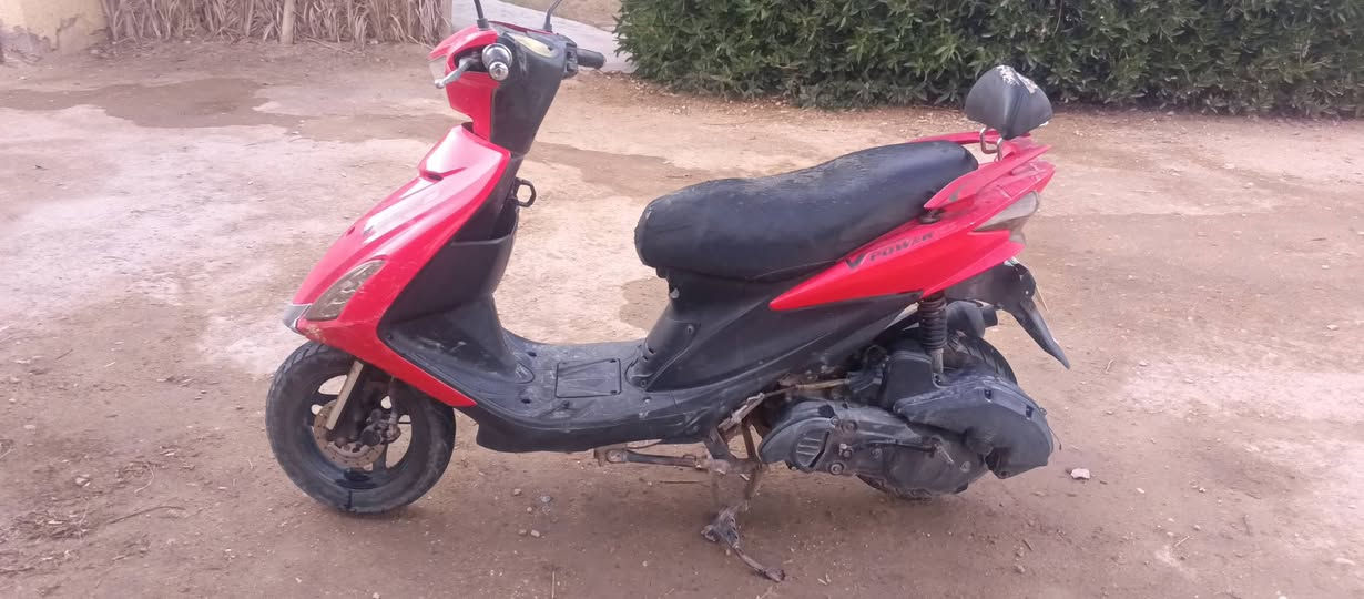 سلام عليكم دراجه نضيفه مكفوله هندر وسلف بسعر مناسب ***********
