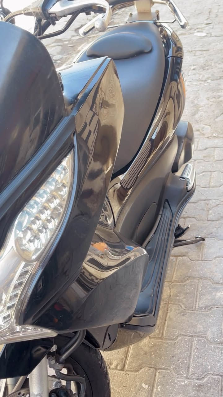 السلام عليكم شباب جيل اول على كل اول مختلف
دبل اشاره يدات تدفئه بجم لد حديث محرك  150 شرط اتكول دراجه شحن محرك اخرس كفرات ابلاديه كهربائيات كله شغاله استاند سفح حساس توقف بس الجناي ايخابرني رقم ***********
سعره 1750 وبيه مجال للطيبين شي بصيط مكاني بغداد
