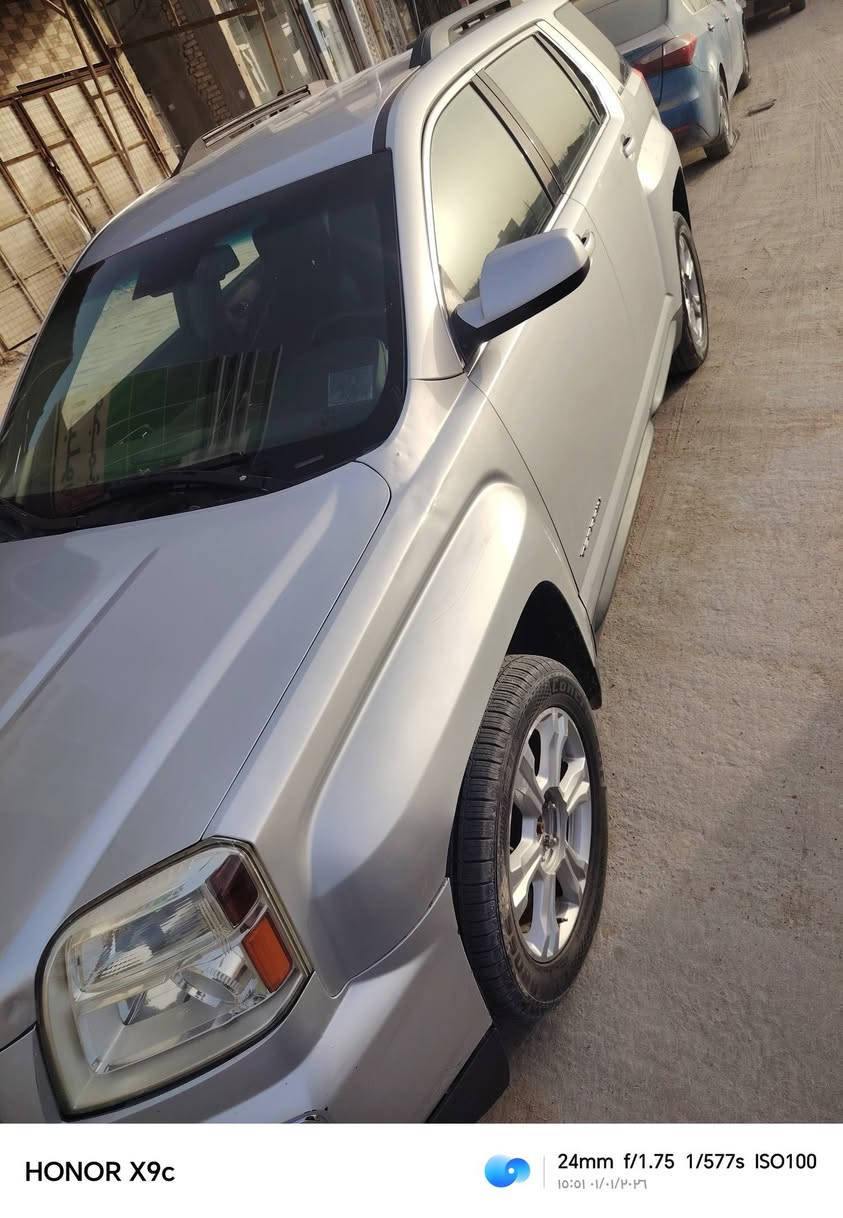 جمسي تيران 2017 للبيع السعر 110 وبيها مجال سياره ضربتها شويه من البنيد والباب الصدر والجاملغ بيها صبغ صفحه وبداية تبخير قليل مودوم تنقص بالتبديله نص لتر إلى 3/4 تبريد ثلج كامله السياره للعلم مصبوغه الصفحه البيها لحادث لان جردت ***********
