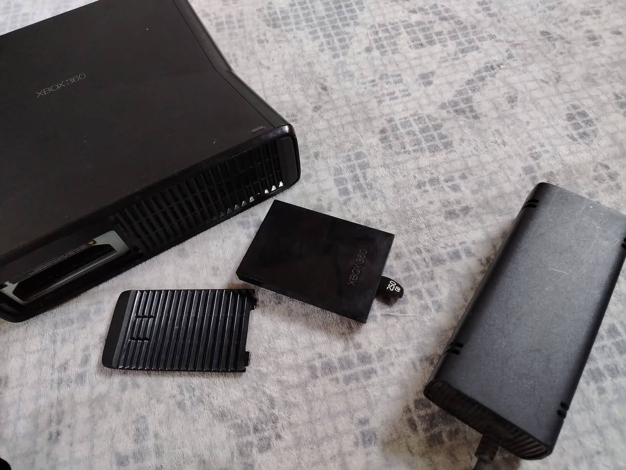 جهاز XBOX 360 كامل بس بدون يده(بدون جوستك )
سعر 80 ألف


**إذا كنت صاحب هذا الإعلان وتريد حذفه لأي سبب، رجاءا أرسل رسالة إلى الدعم الفني**