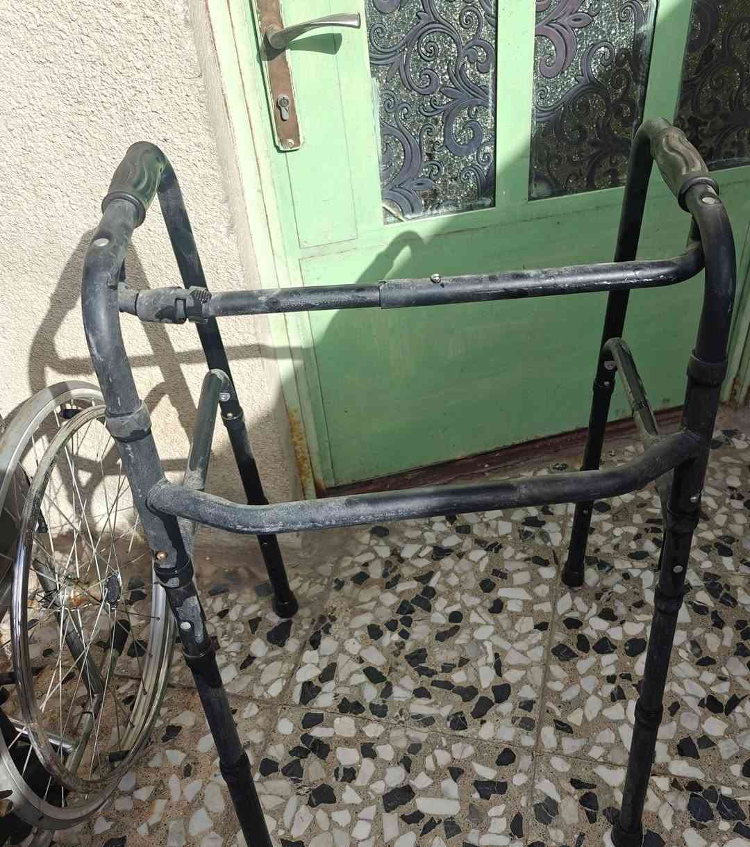 عربانه جديده استعمال قليل و عكازه رباعيه قيم بي الي يرضي الله و رسوله والله مكان بغداد بلديات ماعندي توصيل الي يشتري يجي ياخذهن اي استفسار على الخاص


**إذا كنت صاحب هذا الإعلان وتريد حذفه لأي سبب، رجاءا أرسل رسالة إلى الدعم الفني**