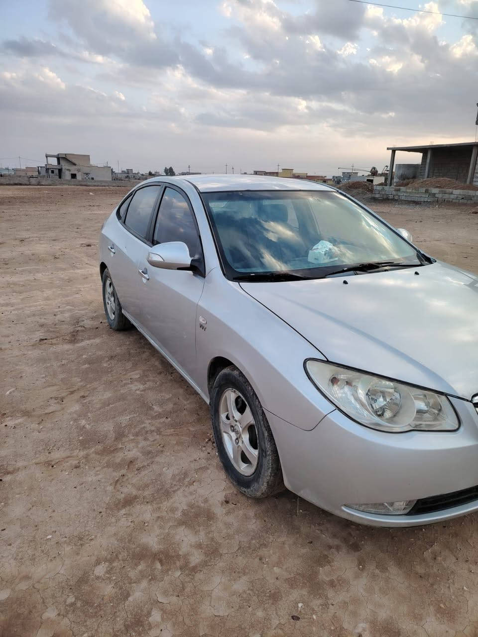 السلام عليكم
افانتي ادوات 2009 دخول جديد محرك وكير شرط
لون واحد 
السعر 39
المكان ناحيه الزاب
***********
