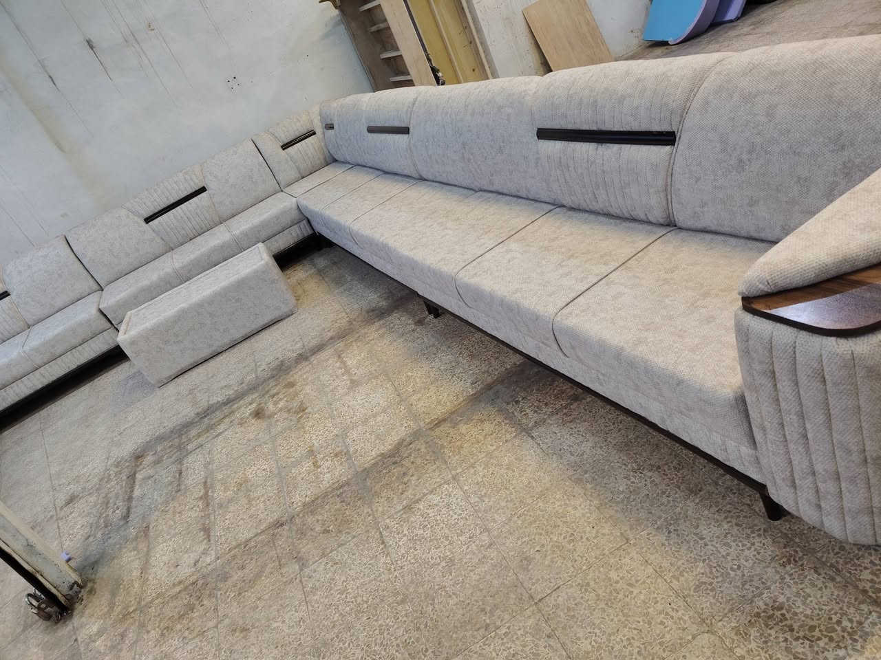 #الموصل كل ماهو جديد🌹
دوشمه الاخوين🌹
لعمل كافة انواع الطخم والديوان التركي والعراقي حسب🌹
 الطلب وباحدث الموديلات بأجود الاقمشة التركية🌹استفسار الاتصال، ***********
او مراسلة الصفحه  
العنوان #الموصل الجانب الايسر حي البكر قرب شارع الاطباء ꧁꧂ او بانزيخانه أيلاف
