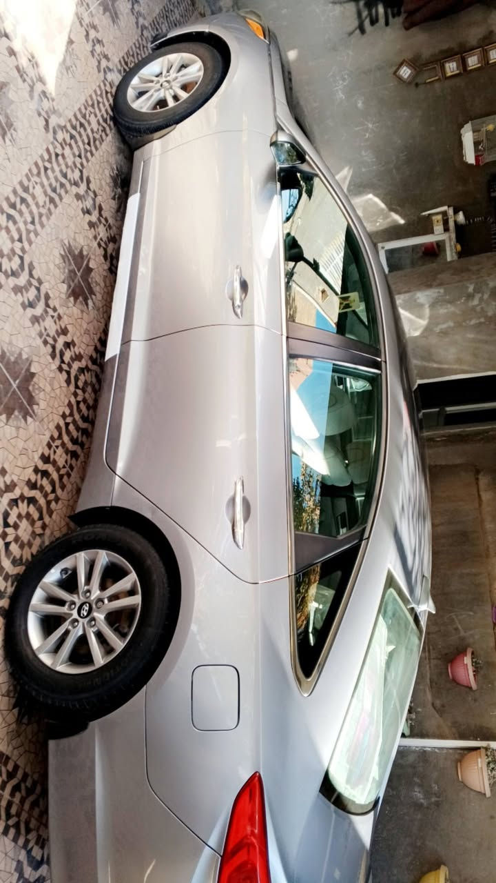 سوناتا 2016 لون فيلي اسمنتي وارد امريكي 
 محرك 2400 
حادثها قطعتين  بدون تبديل. 
بأسمي رقم بابل انكليزي  
السعر 133 
للأستفسار ***********
