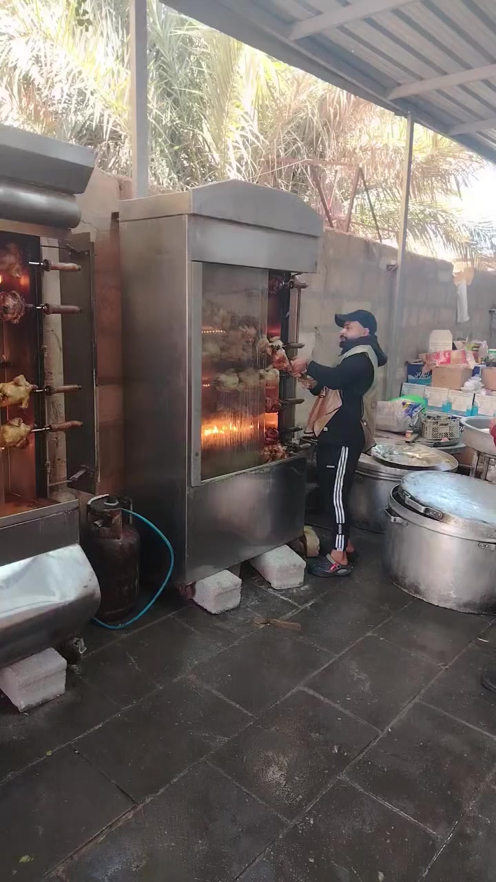 السلام عليكم خلفه دجاج شوي زائد محشي اجنحه زائد دجاج على الفحم  بغداد👑 منطقه الدوره🤍 ***********🍗🐓
