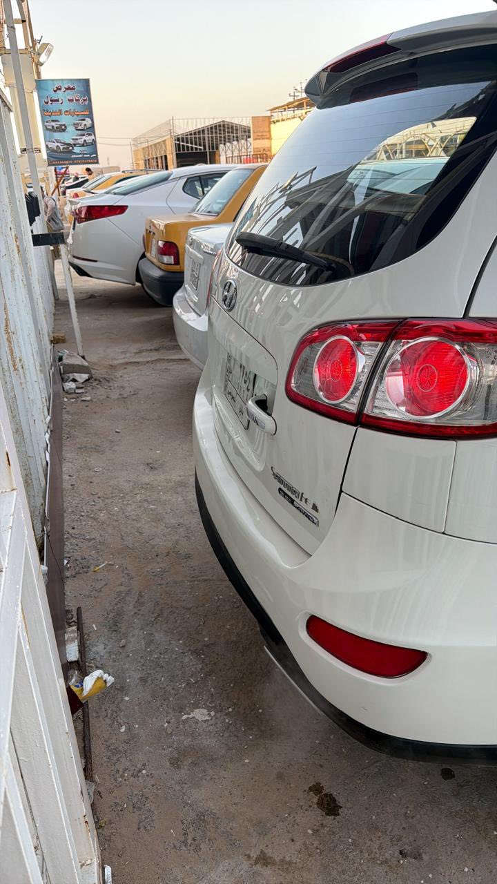 للبيع | هيونداي سنتافي خليجي ابيض  2011.
المواصفات:

✔️ بصمة 

✔️ فتحة سقف

✔️ تبريد ثلاث قطع

✔️ مراي شفط

✔️ نظام كروس

✔️ تحكم جهتين

✔️ 7 ركاب

✔️ كاميرا

✔️ كشن كهربائي جلد 

✔️ محرك 6 سلندر

بيها كرتين بسيطات 

💰السعر 1٦٠وبيها مجال بسيط 

📞 رقم الهاتف:***********

📍 العنوان: النجف الاشرف
