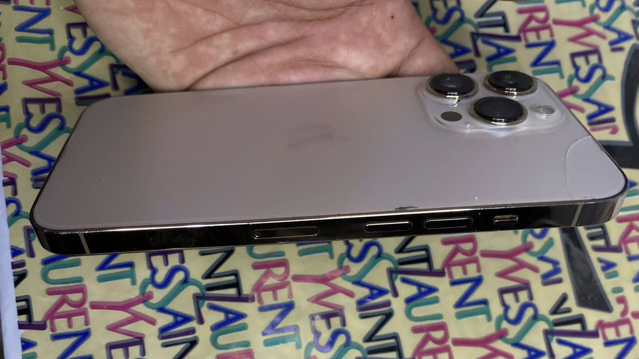 ايفون 13 برو
مساحته 256
مبدل شاشه وبطاريه اصليه
مكاني الانبار رمادي 
السعر ( 500 الف ) او مراوس ب ايفون ١٦ بلس وادفع فرق
للاستفسار اكثر تواصل على الرقم
***********
