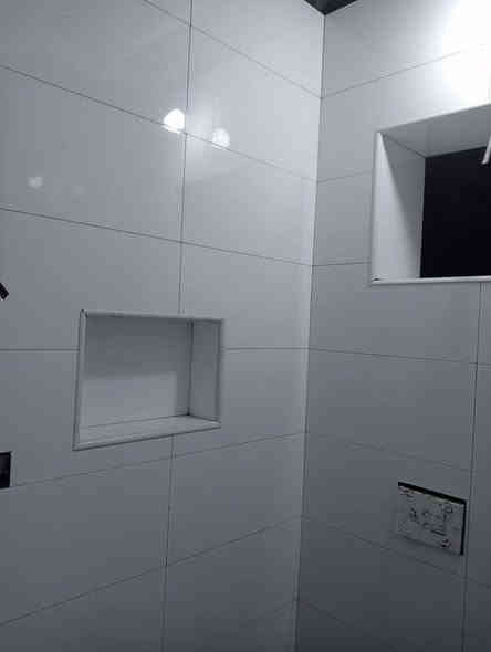 خلفه سيراميك بورسلين جدران ارضية وكاشي ومرمر داجه اولي وتفرغ حالياً بغداد ***********
