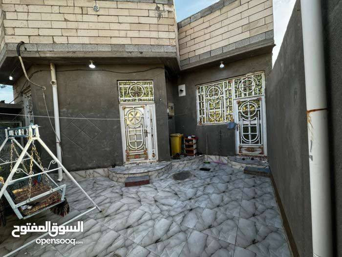 السلام عليكم دار للبيع مساحة 200 متر
طابو زراعي تحويل مباشر
يحتوي ع 2 غرف منام + ديوان + صاله + مطبخ+ صحيات+ حمام داخلي+ حمام خارجي 
عمر البناء حديث
العنوان كوت ثويني قرب دائرة الكهرباء 
السعر 95 وبي مجال
الأستفسار: ***********
