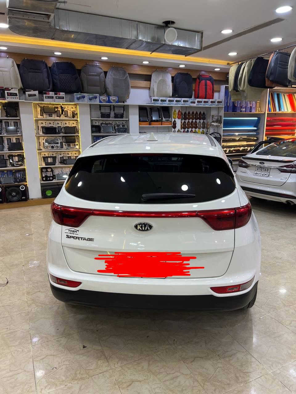 سبورتج موديل 2019 وارد امريكي 
 
نص فول محرك 2400
فور ويل AWD
قطعتين تبريد    
مانع انزلاق 
ثلاث انظمة تشغيل 
عادي ، ايكو ، سبورت
وباقي المواصفات معروفة
سياره نظيفه جدا مابيها دينار مصرف 

السعر المطلوب ١٦٧ ورقة


**إذا كنت صاحب هذا الإعلان وتريد حذفه لأي سبب، رجاءا أرسل رسالة إلى الدعم الفني**