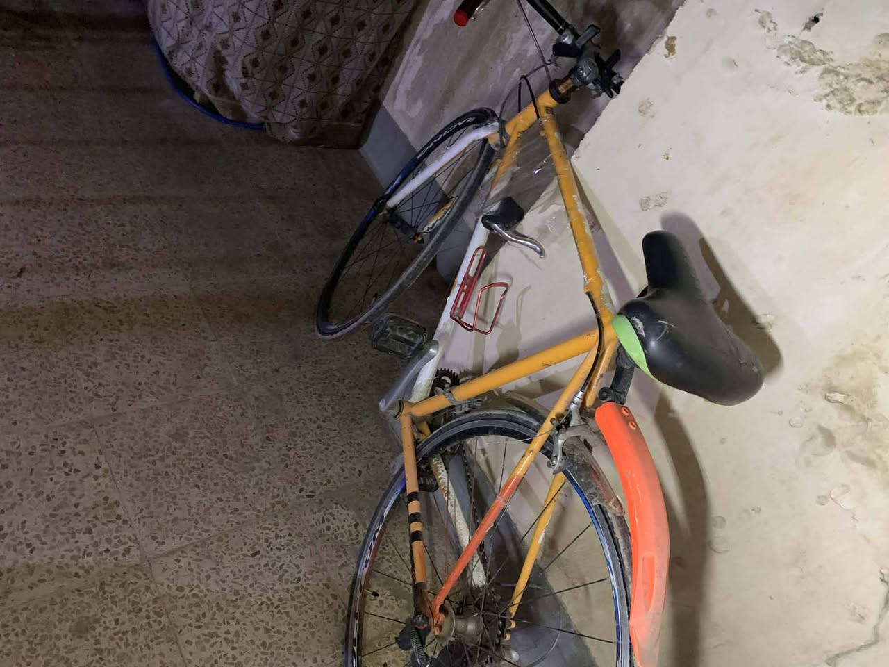 سلام عليكم عندي بايسكل رياضي كل عيب مابي سعر 50وبي مجال
***********
