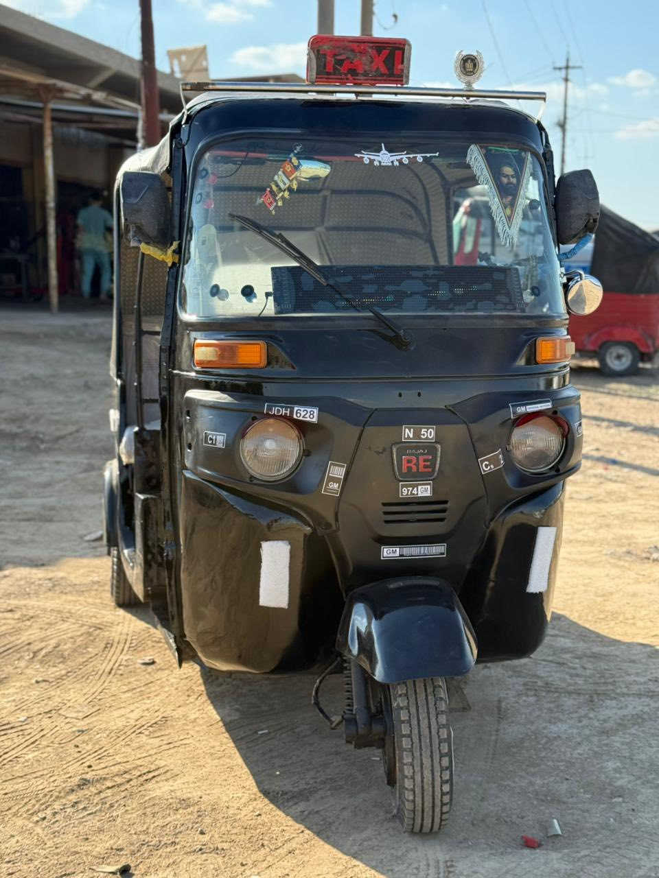 سلام عليكم تكتك 16 داخله بل 17 آوراق نقص ورقه ابيع وقع حال شوفت عينك مال جناي وعلي محرك 20 لا تنقيص ولا تبخير كهربائيات كامله تعمير بلادي وصبغ سعرها 3ملاين و400 وبيه مجال حك جيه مكاني واسط صويره الاستفسار خاص او اتصال ***********
