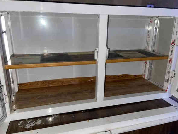 للبيع كاونتر سنك ١٧٥ براد هم ٥٥ فرشه العرس ب٢٠٠ واللوحات العادية وحده ٢٠ والسرير ب ٣٥صياني السيت ب ٧اللواحات المشابهة ثنين ب ٣٠ شننه ب ٣٠ عنوان حي نزال قرب مدرسه وادي العقيق رقم *********** للإستفسار
