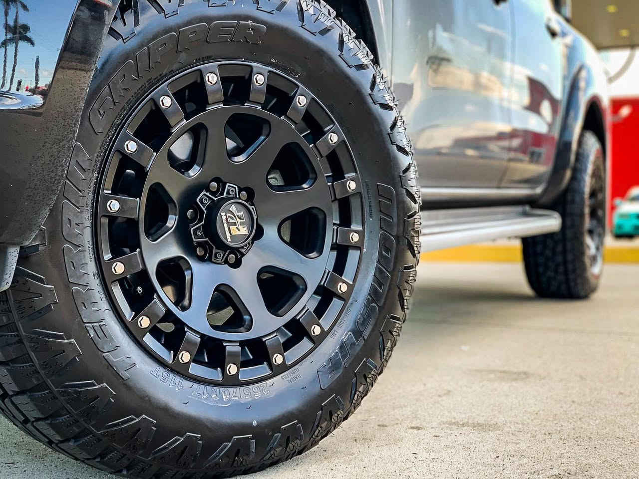 عندي دبل امامي تك فورد f150
2015-2019 اشتريت زوج بس جنت محتاج تك مال كصة اصلي

*******
عندي تخم ويل ٢٠ ماركة 
HUSSLA TAKE OVER 
MATTE BLACK
بي تخم تاير زوج نظيف ٧٥٪؜ وزوج نص عمر نقشة BF نقشة وسط مابي وحيف انتاج الاسبوع العاشر ٢٠٢١
35/12.5 R20

كلشي موضح بلصور
تكدرون تبحثون عن الويل وسعرة والماركة مالته 
اجه ويه السيارة من امريكا

اي استفسار تتدللون ❤️💙❤️💙❤️

سعر الدبل كامل مع اللوي والقاعدة وكلشي مقفول 
50 الف متوفر توصيل واذا تحب اتفق ويه المندوب يم الحداد وخلي يفحصة الك

********

سعر الويل تخم 1.000.000 
مليون دينار


**إذا كنت صاحب هذا الإعلان وتريد حذفه لأي سبب، رجاءا أرسل رسالة إلى الدعم الفني**