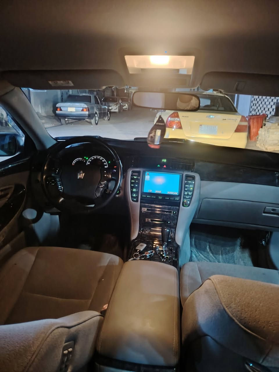 سلام عليكم شاهينه للبيع ادوات مديل2007 كصت جنطه دخول جديد بصمه رصاصيه الون سلفري  السعر 40 مكاني نجف رقم الهاتف ***********
