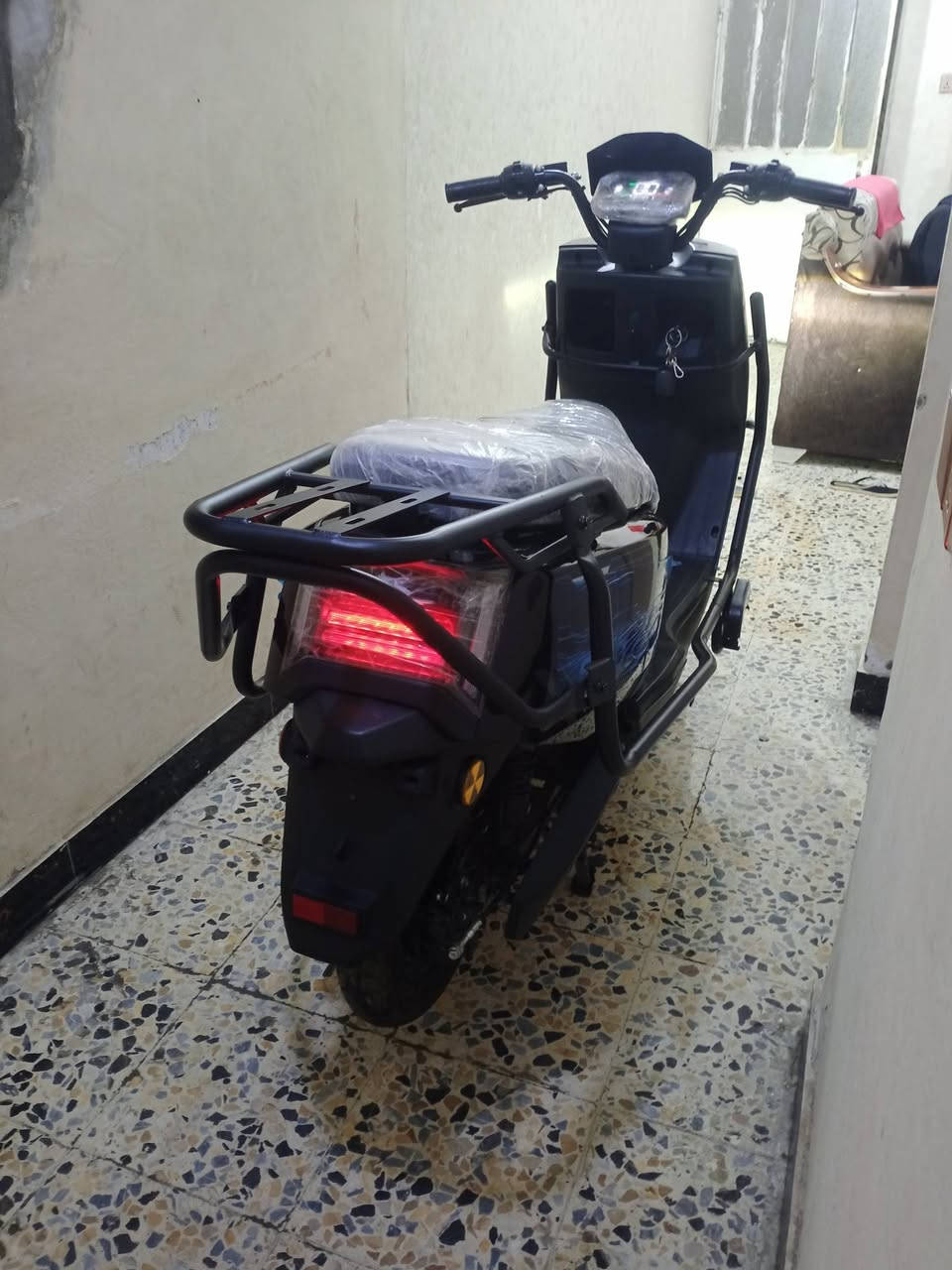 السلام عليكم درجة للبيع شحن 6بطاريات مكان مدينة الصدر السعر 750قفل ***********
