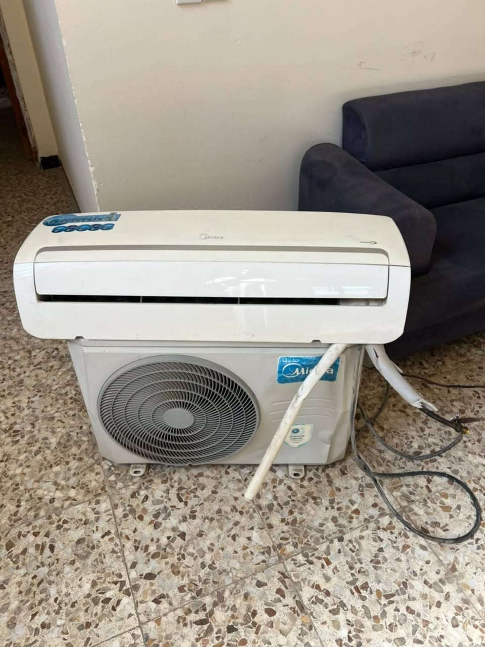 مبرده ماخذه ب مليون وربع اريده 750 سبلت اواكس موديل 25 ب 400 طن سبلت طن افيرتر ميديا ب 350 براد عارضه ب 350 
مكاني ابو غريب شراي يتصل واتس ‎***********
غراض جدد استخدام 3 أشهر
