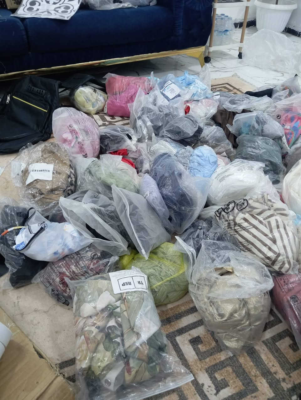 امزون شلعه الكتروني ع ملابس ع اكسسورات ع منزلي الكيلو ب 3 فقط للاستعلام الاتصال ع ‏
(‏‪0772 602 3223‬‏)
