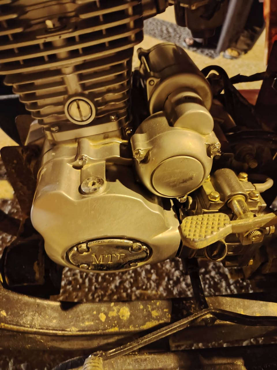 سلام عليكم ستوتة سلطان موديل 2014 مكفولة محرك شاصي وراق بسمي سعر مليون 600 بية مجال  جية رقم ***********
