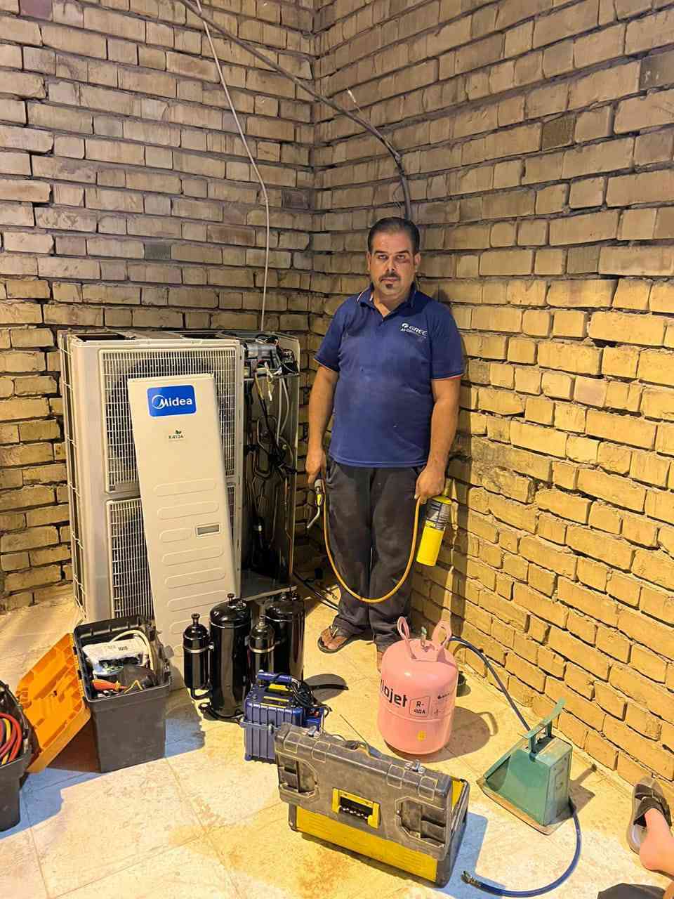 ورشة الشمس صيانه موقعيه نجيك لبيتك إنصلحلك بدون متنقل جهازك  تصليح ثلاجات مجمدات برادات عارضه غسالات أوتماتيك تنصيب وصيانة السبالت كل ماعليك بس تتصل 
***********
***********
