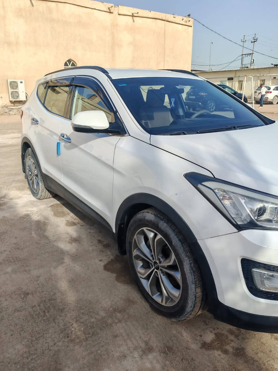 سنتافيا 2015 رقم بصرة ماشيه 111 وقابل للزيادة سعرها 180 وبيها مجال للشراي كير ومحرك شرط مكفولات رجاءاً بس الشراي يتصل عالرقم ***********
