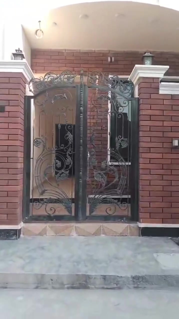 دار للبيع طابو صرف
المساحة ٨٠م
الواجهه ٤م
النزال ٢٠م
يحتوي على صاله + غرف نوم عدد/٣ + مطبخ + منور + صحيات عدد/٢ + سطح امامي وخلفي
العنوان
الدورة - الشرطة
للاستفسار الاتصال على الرقم  ***********
