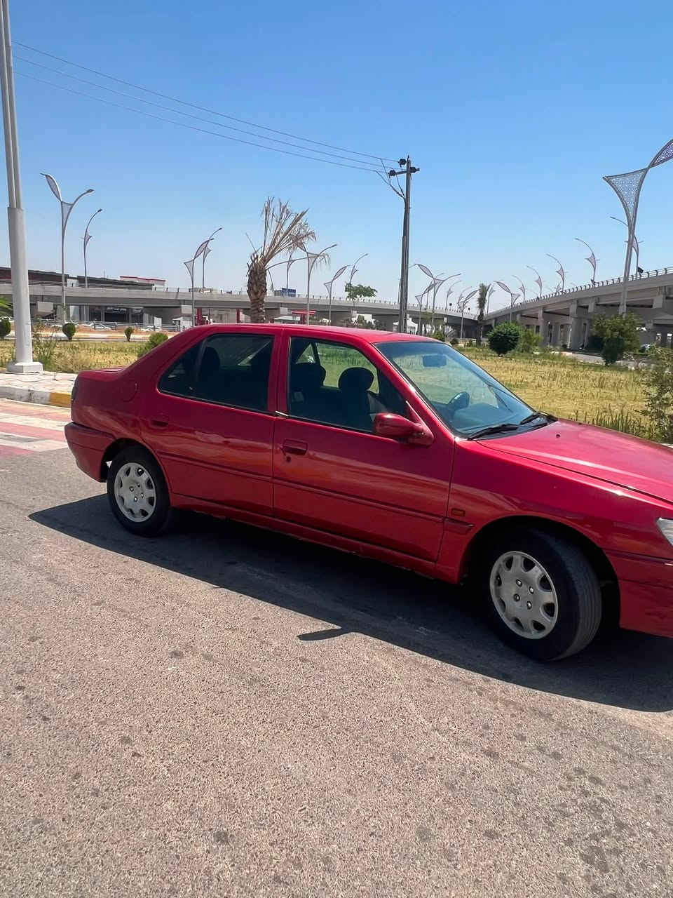 السلام عليكم 
بجيو 2001
صبغ عام بيها ملاحضات بسيطة
صدر امامي خلفي بحالة جيدة
السنوية لسنة2029
مكانها كركرك
للاستفسار
***********
